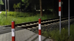 Muž si lehl si do kolejiště u Nového Jičína. Policisté ho stáhli 10 metrů před vlakem